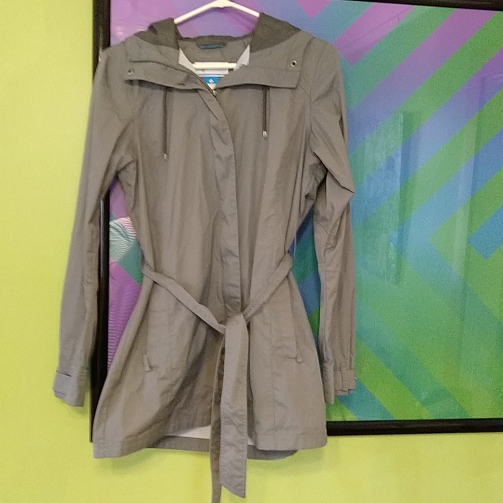 Columbia women's Medium trench raincoat